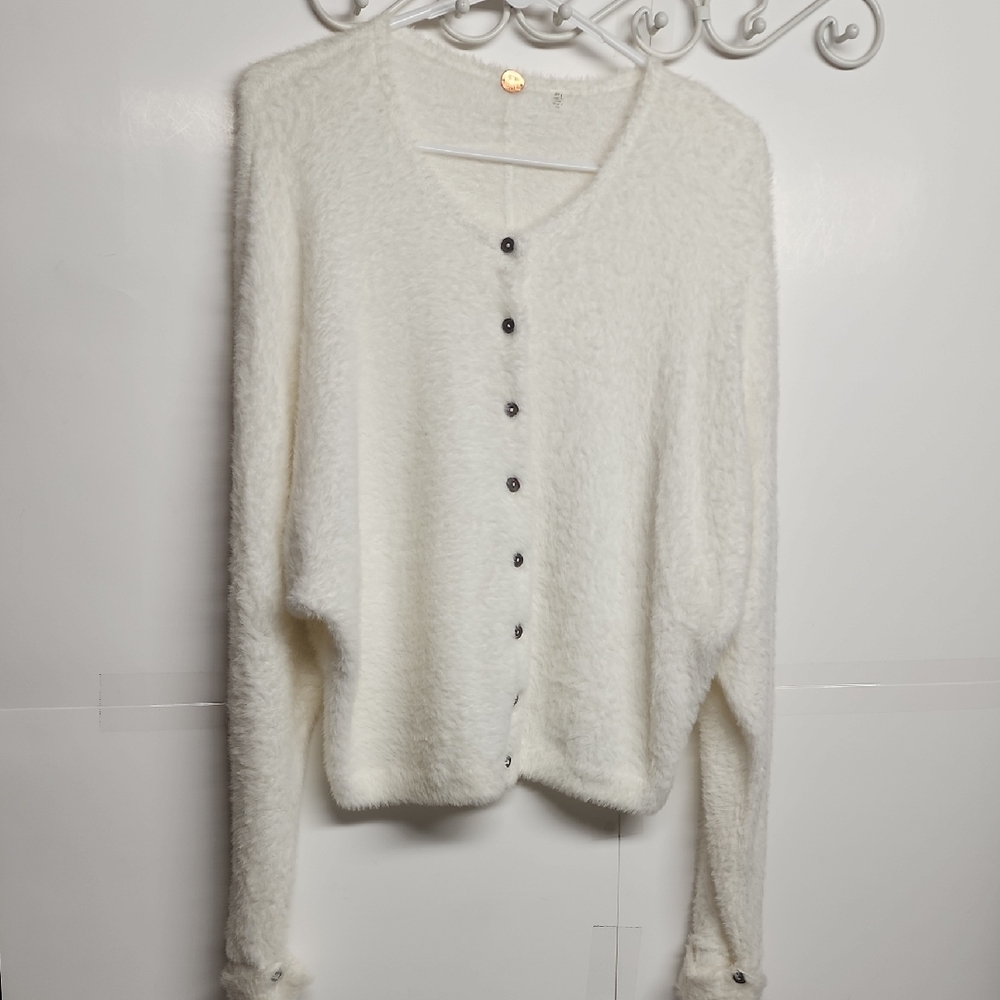 FP ONE Imported By Urban Outfitters xVtg women's Comfy Cozy & Soft White Sweater
